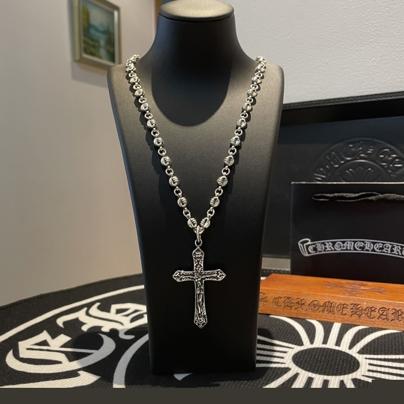 Ch**me He**ts necklaces